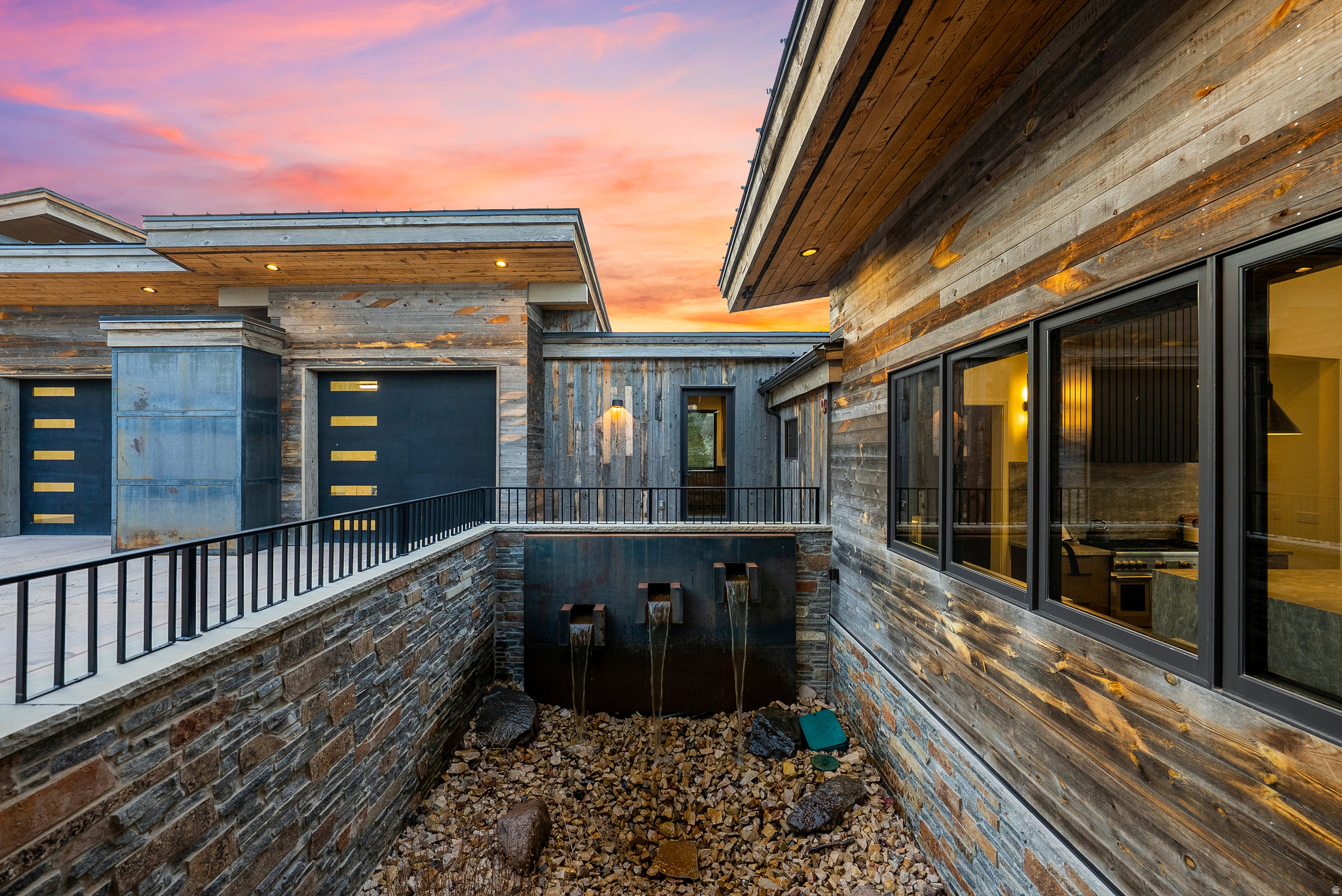 RED LEDGES - Residential