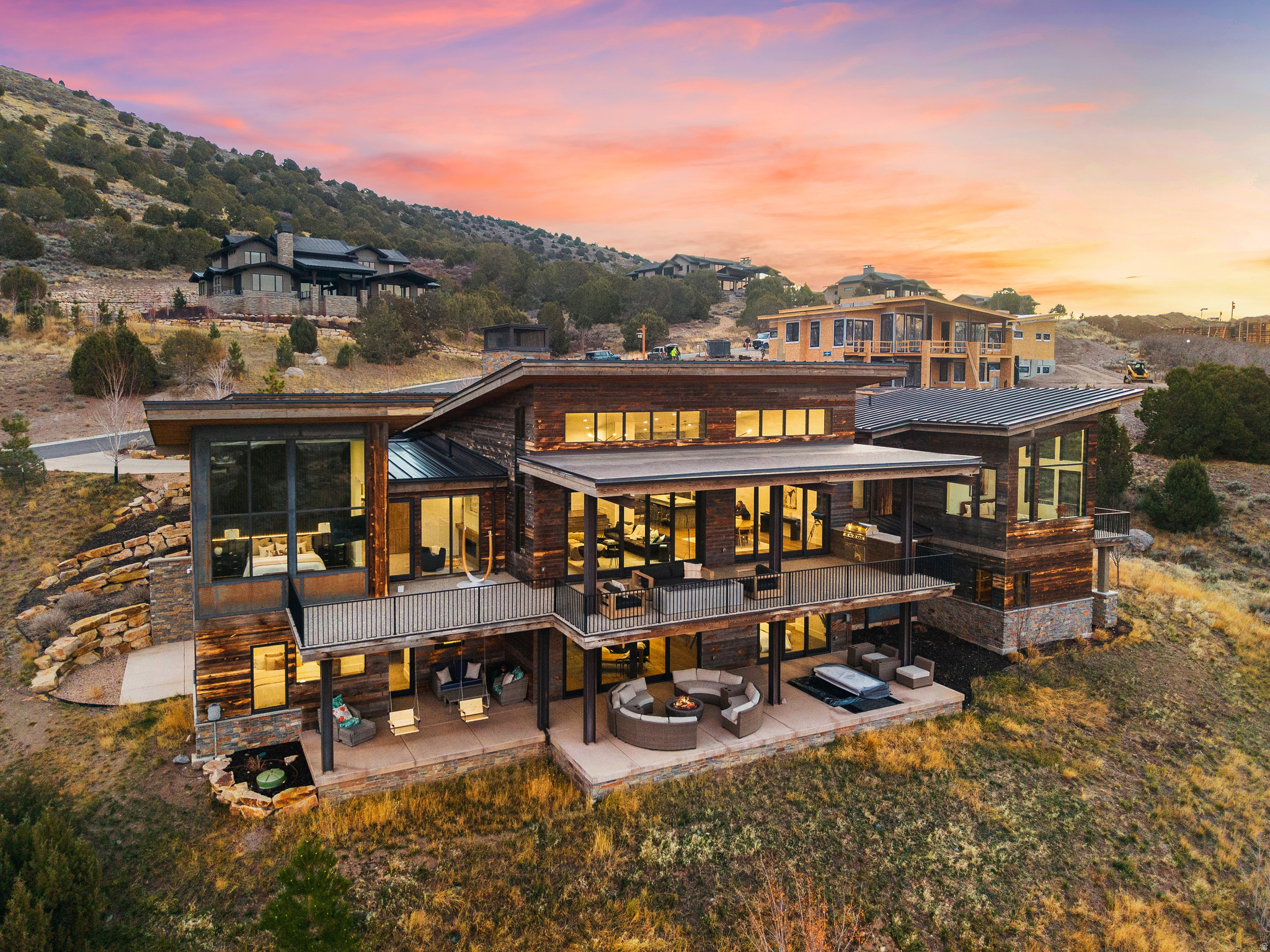 RED LEDGES - Residential