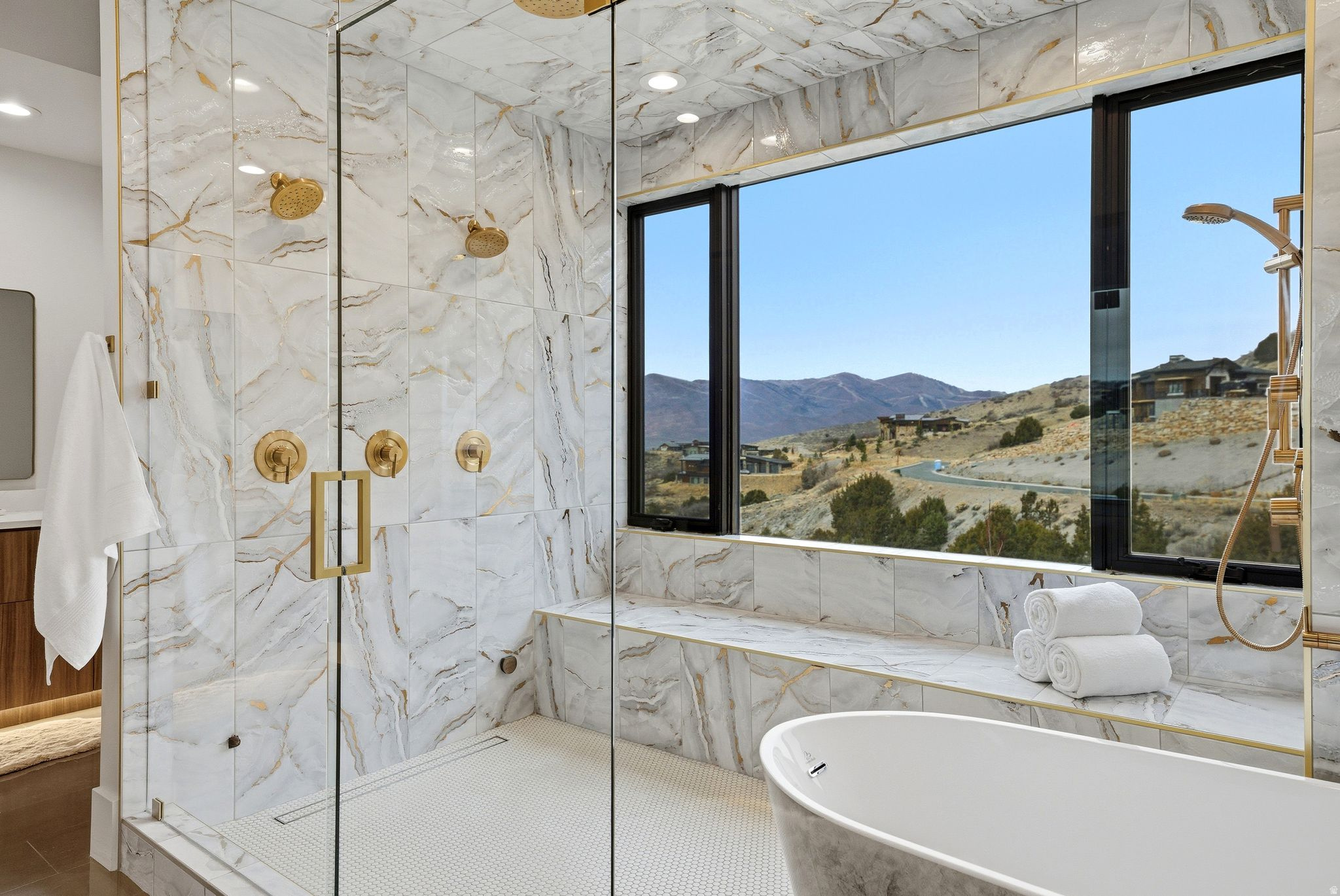 RED LEDGES - Residential