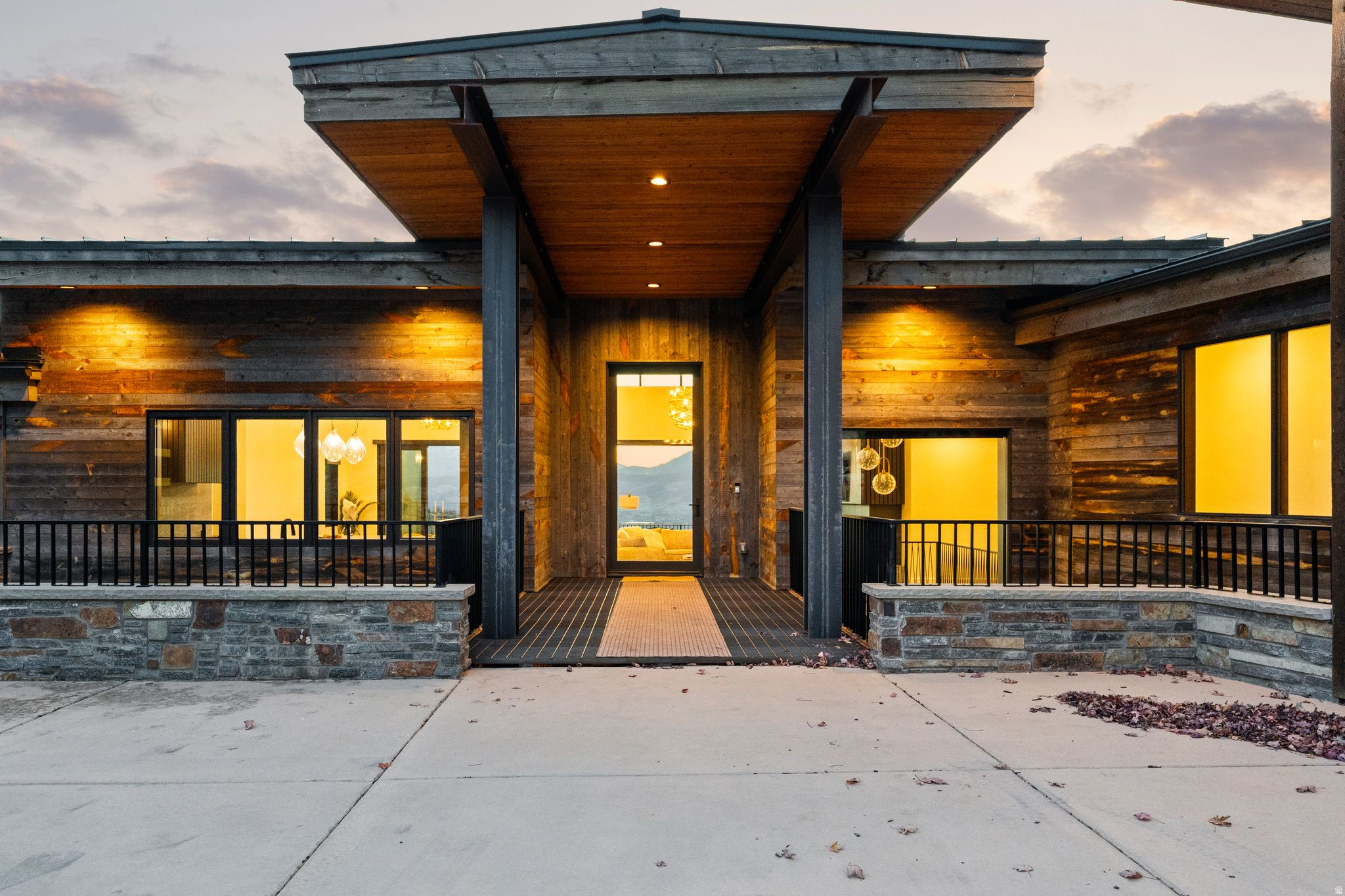 RED LEDGES - Residential