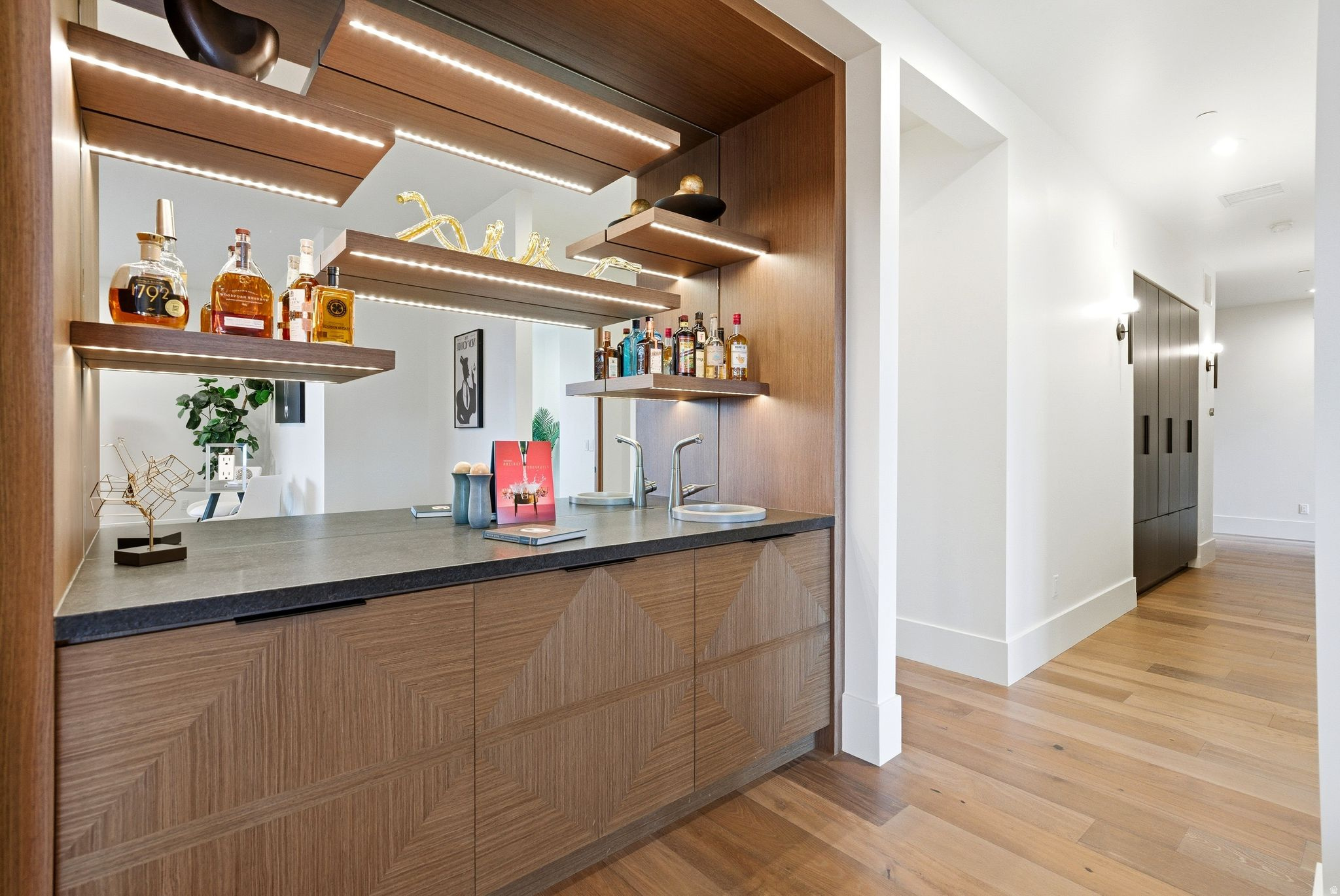 RED LEDGES - Residential