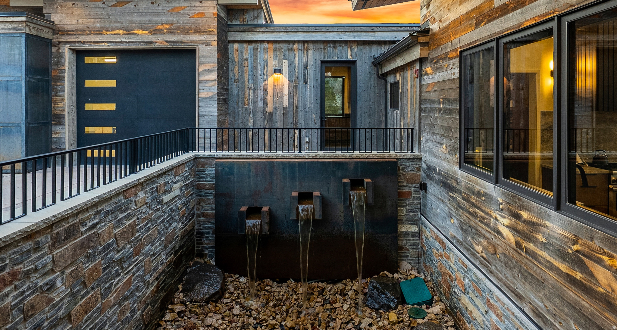 RED LEDGES - Residential