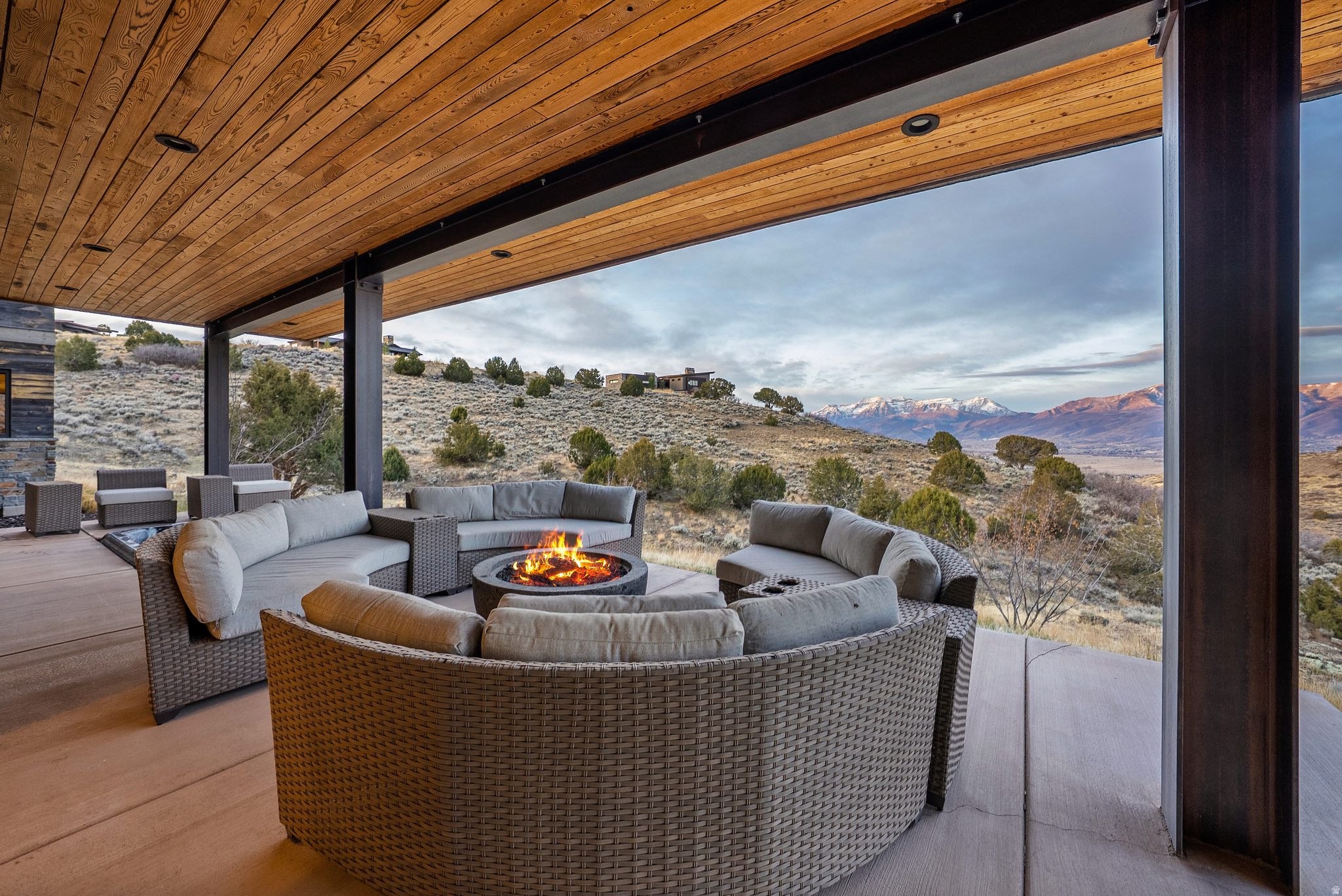 RED LEDGES - Residential