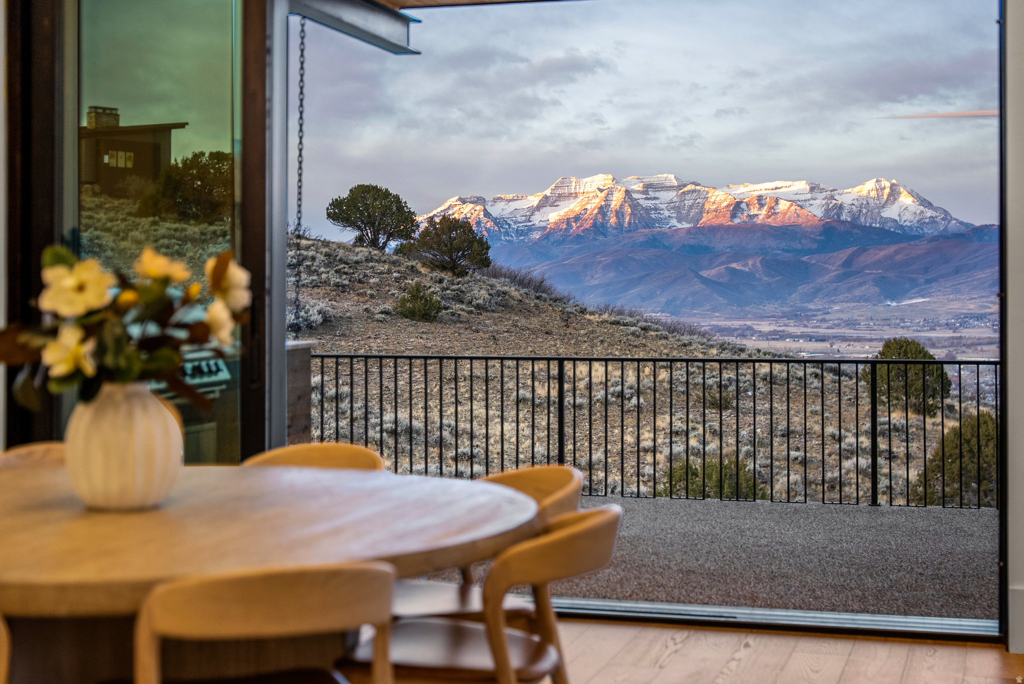 RED LEDGES - Residential