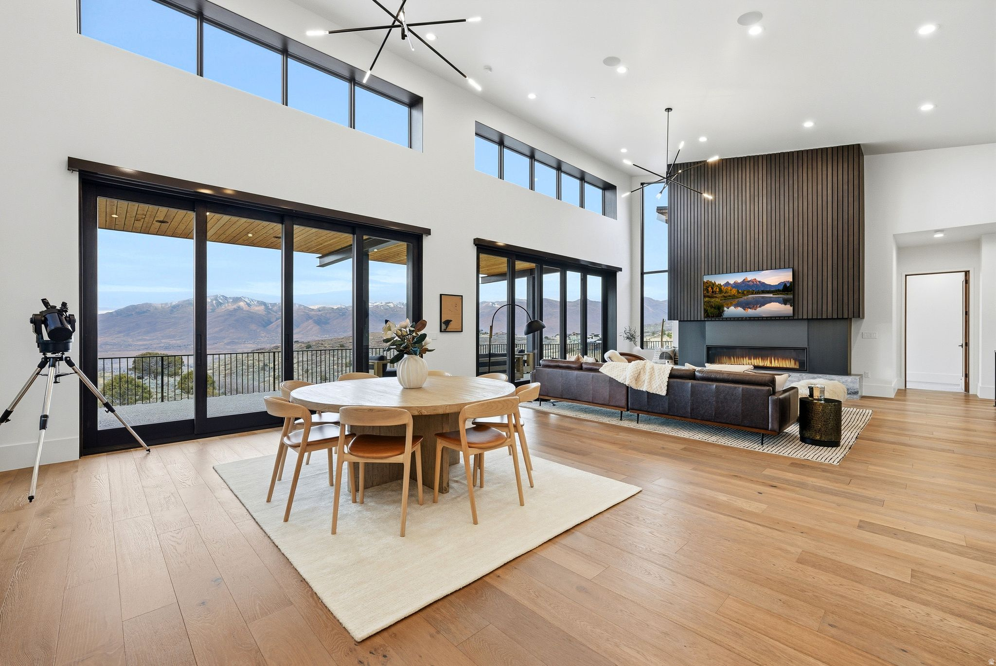 RED LEDGES - Residential