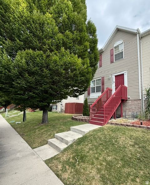 Townhouse For Sale - 5680 W Glen Livet Ct<br/> Salt Lake County, West Valley City, UT 84128