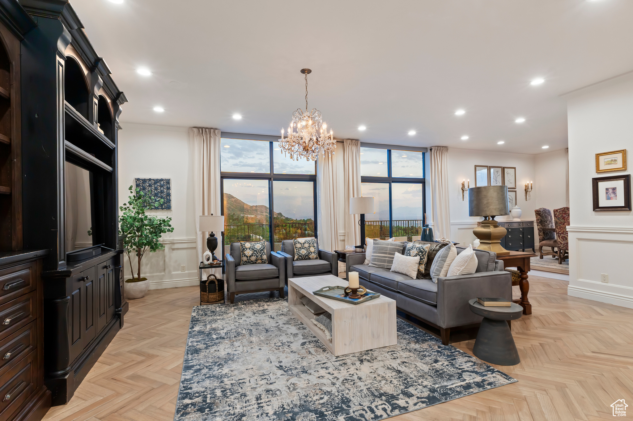 DONNER TOWER - Residential
