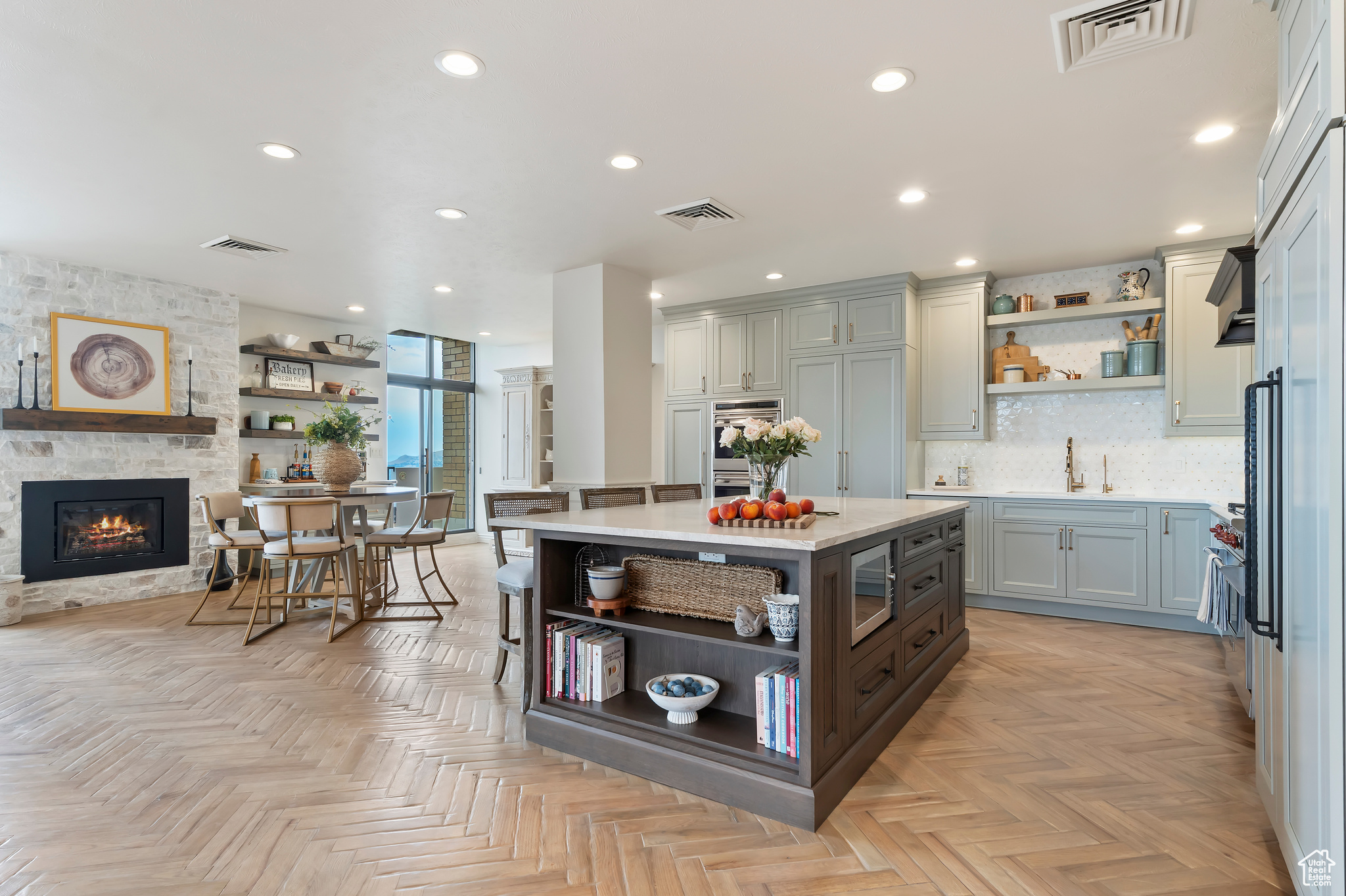 DONNER TOWER - Residential