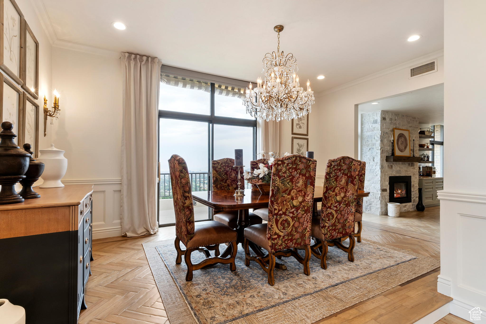 DONNER TOWER - Residential