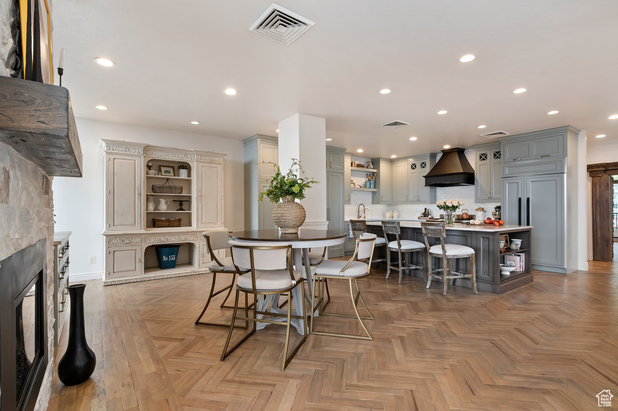 DONNER TOWER - Residential