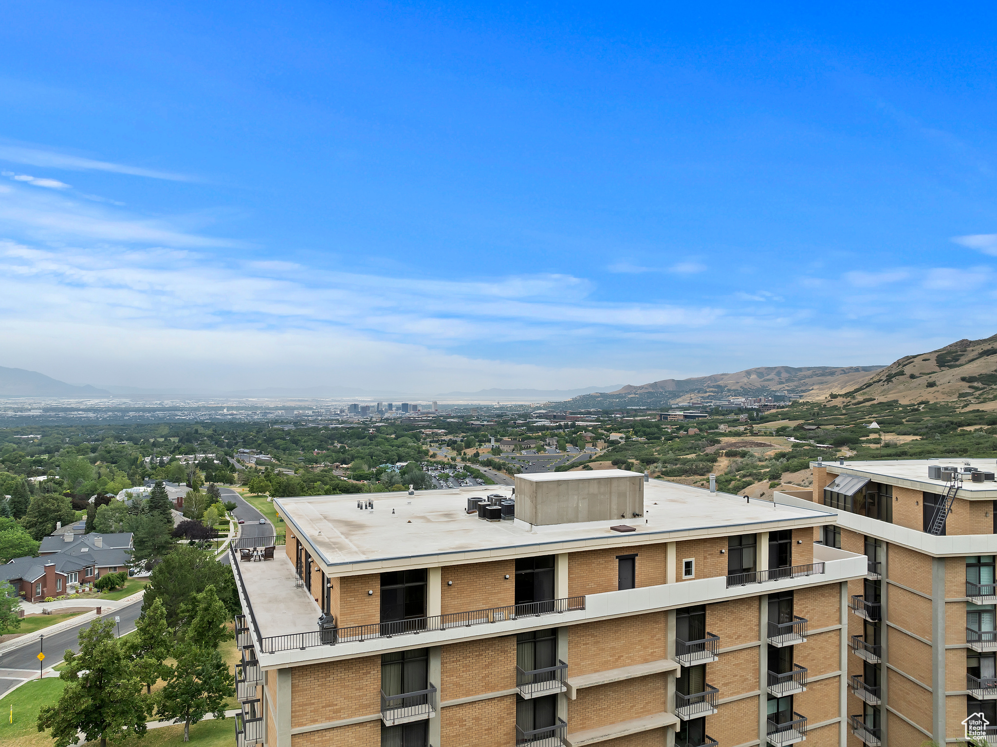 DONNER TOWER - Residential