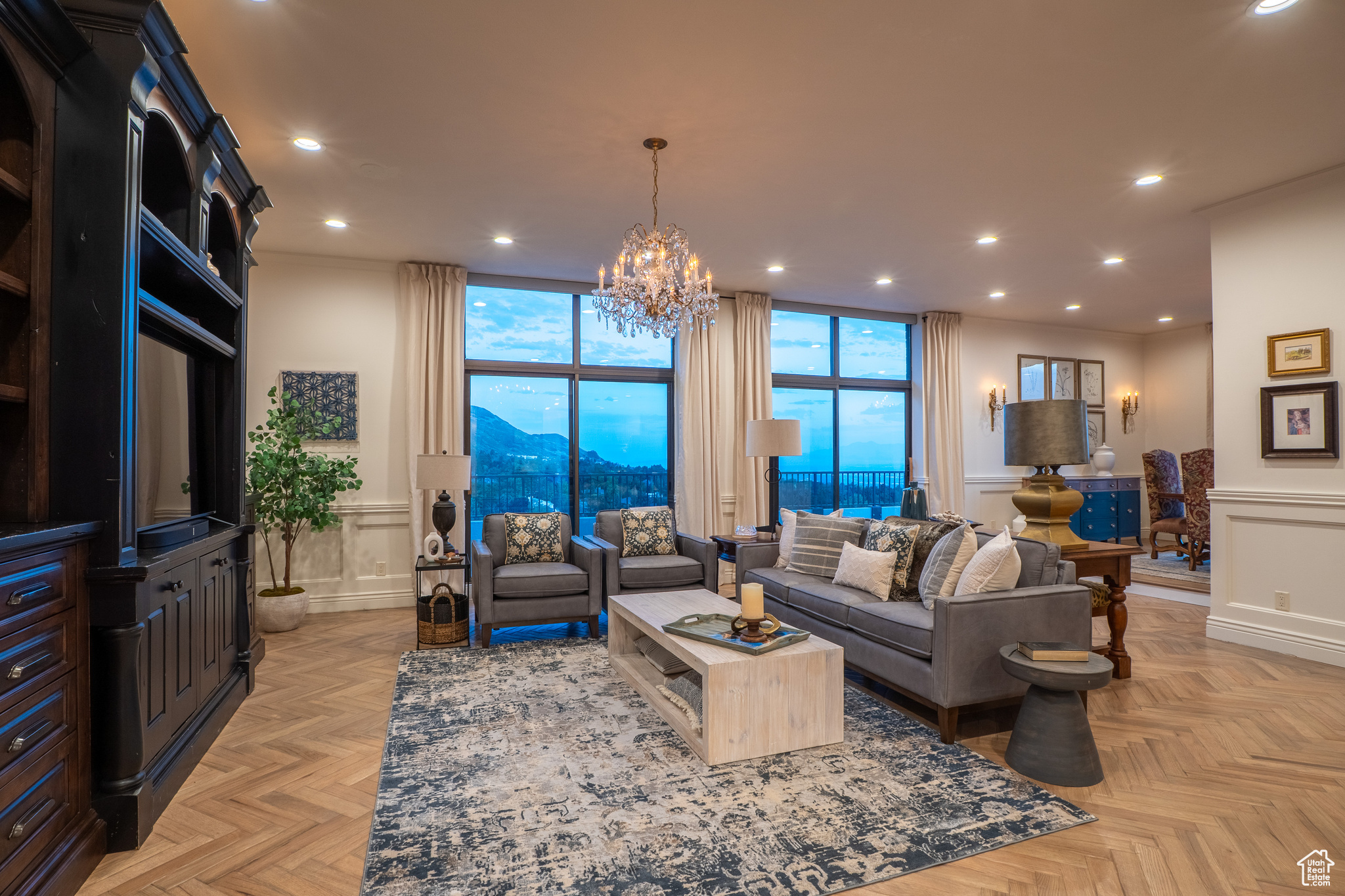 DONNER TOWER - Residential