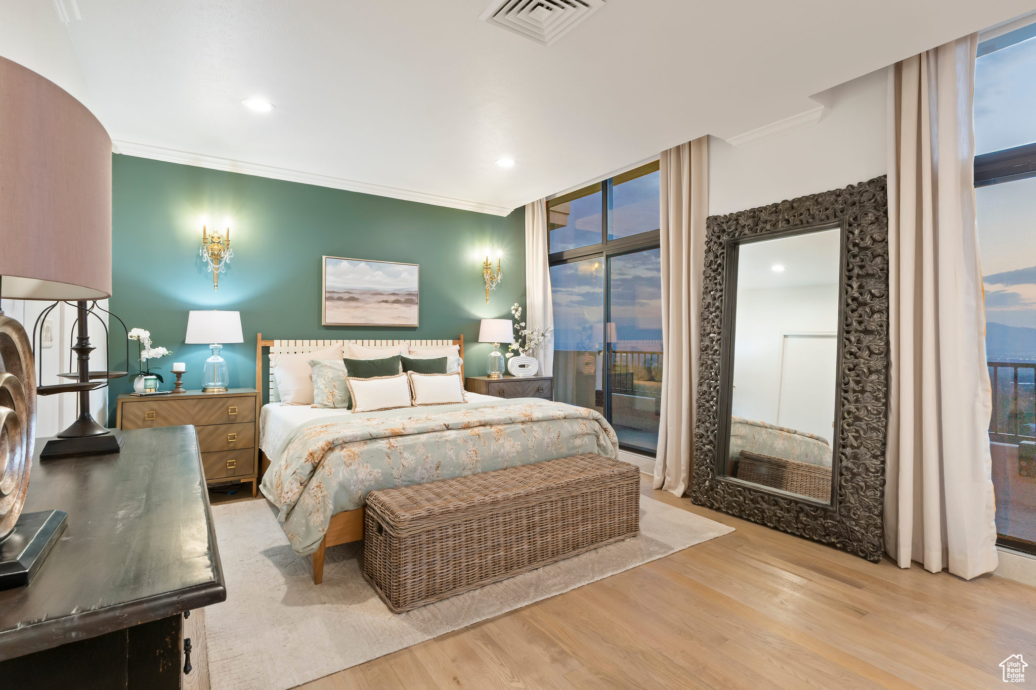DONNER TOWER - Residential