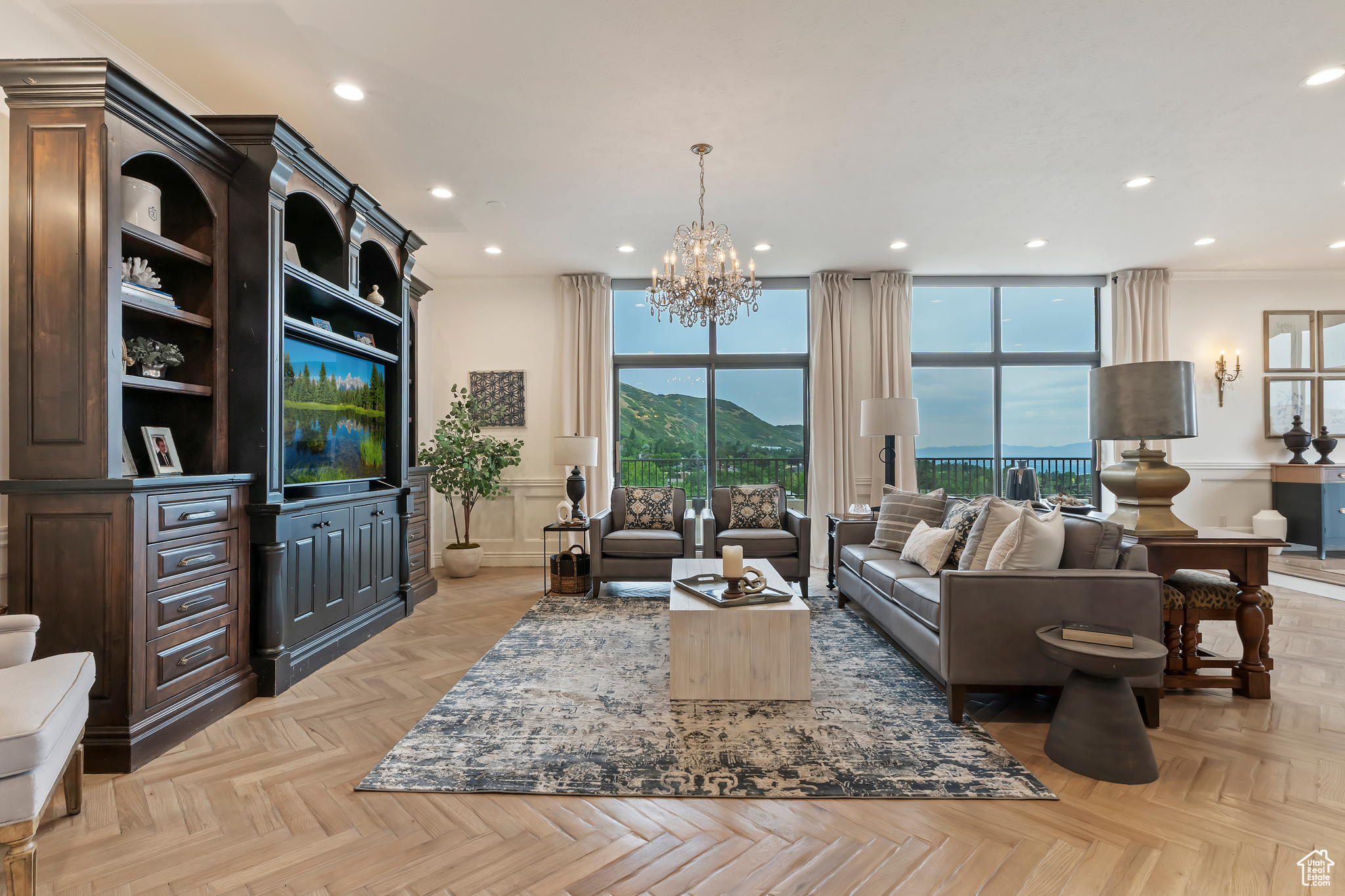 DONNER TOWER - Residential