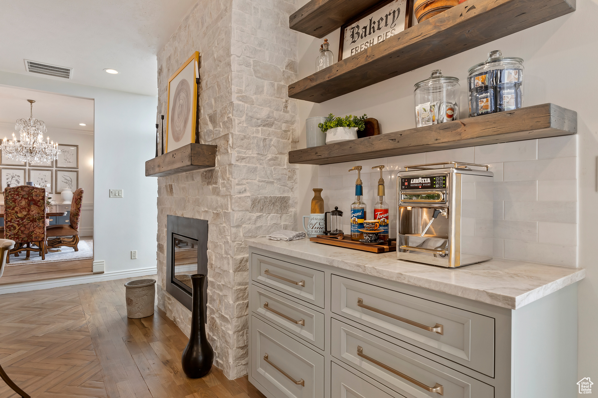 DONNER TOWER - Residential