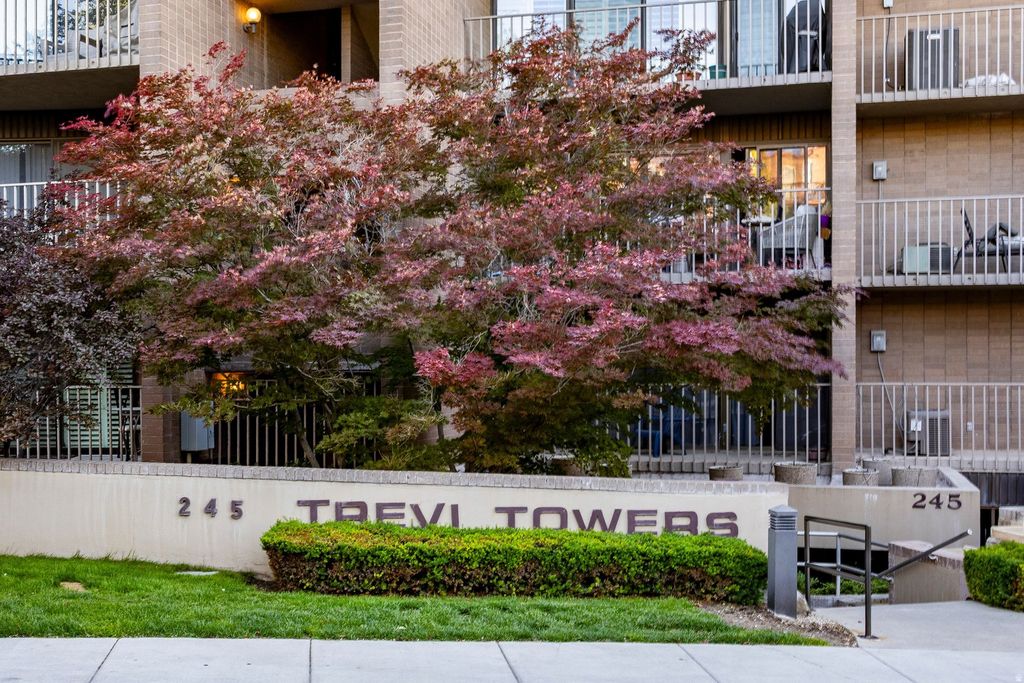 Photo of 245 N VINE ST W #803, Salt Lake City, UT 84103 (MLS # 2160612)