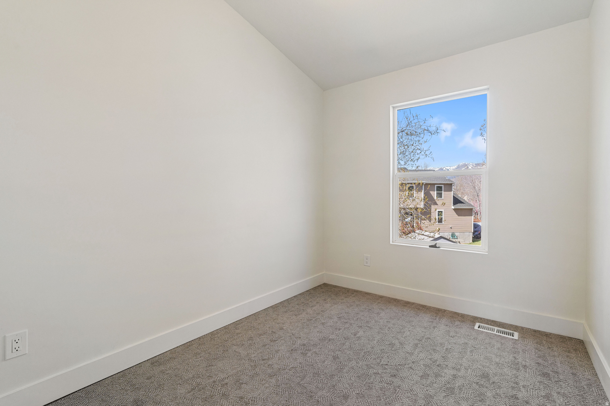 MUIRFIELD - Residential Income