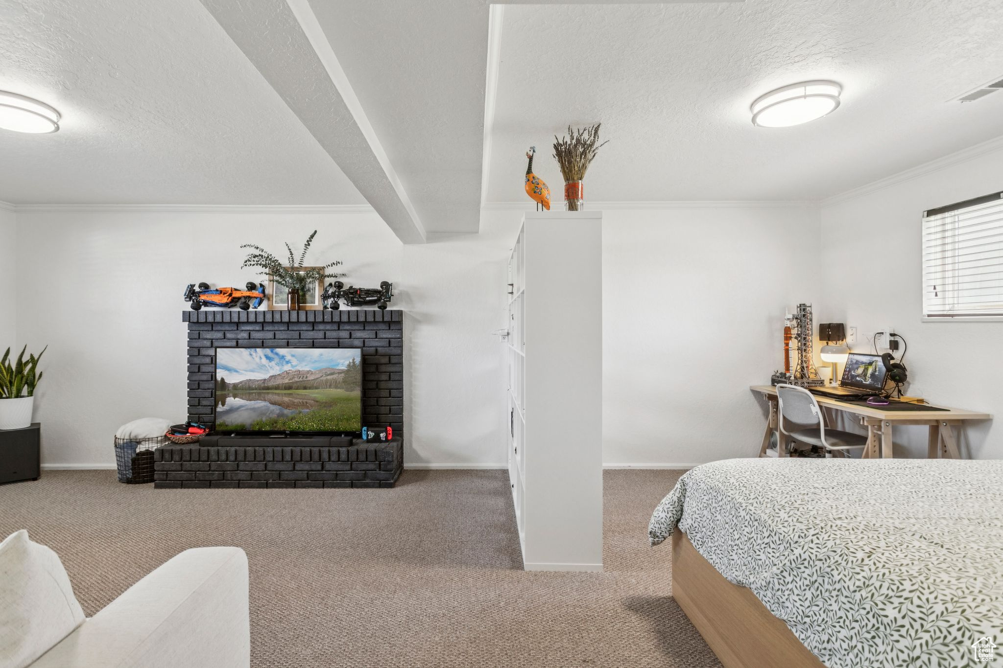 HILLCREST - Residential