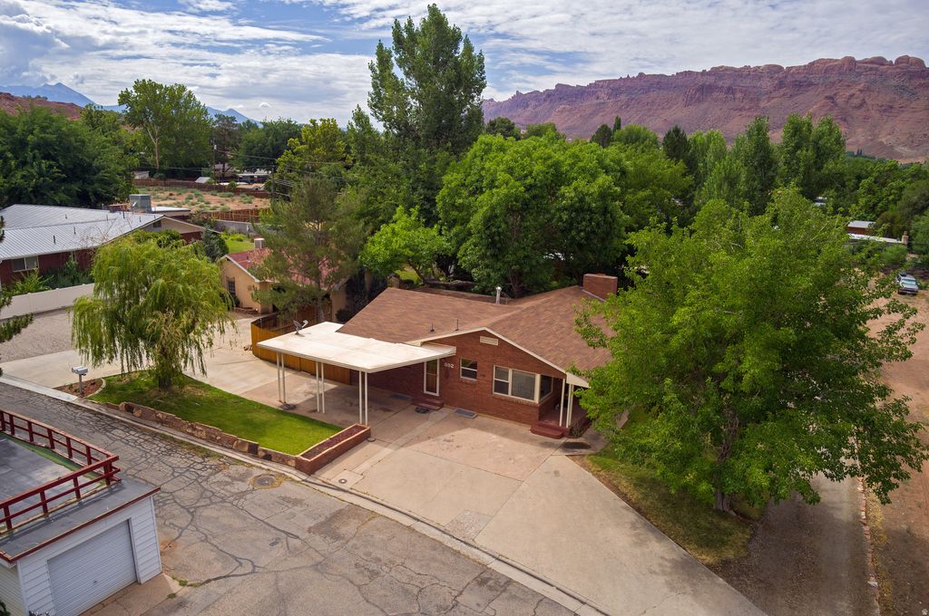 Photo of 552 NICHOLS LN, Moab, UT 84532 (MLS # 2135627)