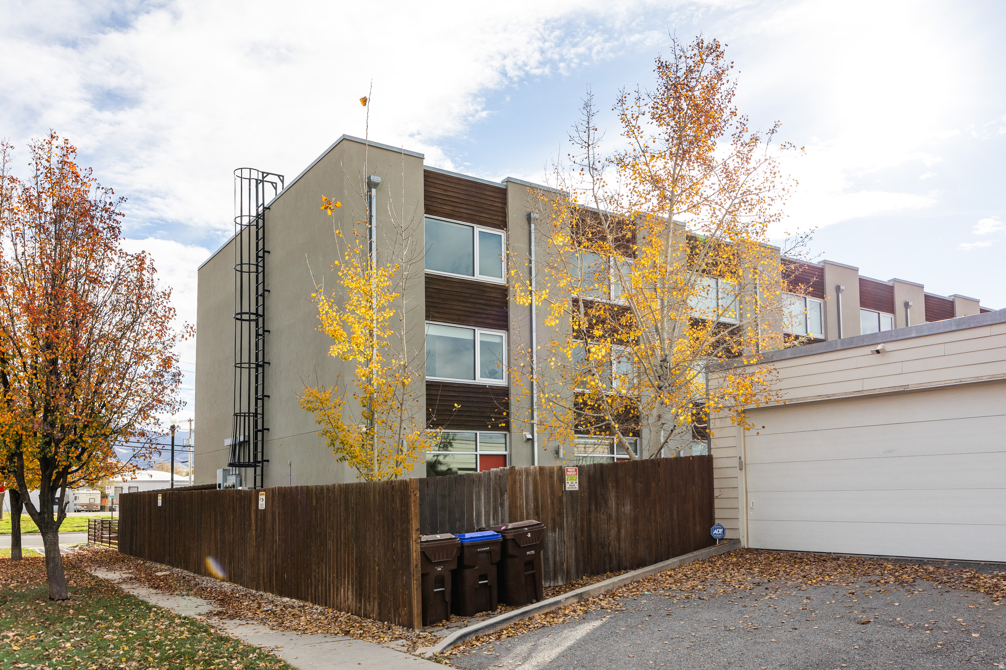 ROWHAUS - Residential