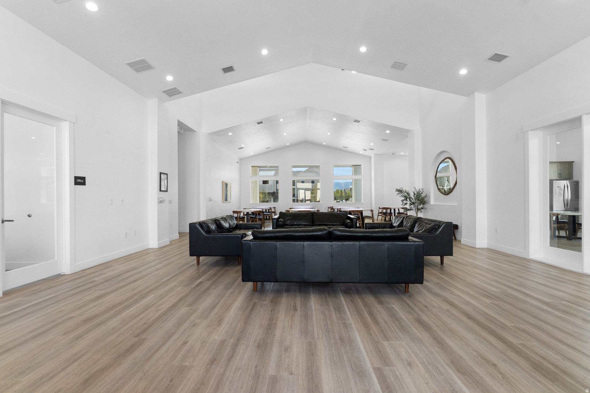 WILLOW POINT - Residential