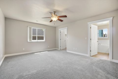 Tiny photo for 2333 N GARDEN LN W #32, Layton, UT 84041 (MLS # 2157120)