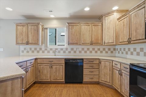 Tiny photo for 2333 N GARDEN LN W #32, Layton, UT 84041 (MLS # 2157120)