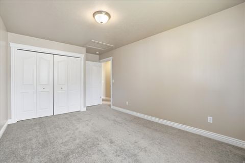 Tiny photo for 2333 N GARDEN LN W #32, Layton, UT 84041 (MLS # 2157120)