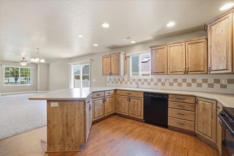 Tiny photo for 2333 N GARDEN LN W #32, Layton, UT 84041 (MLS # 2157120)