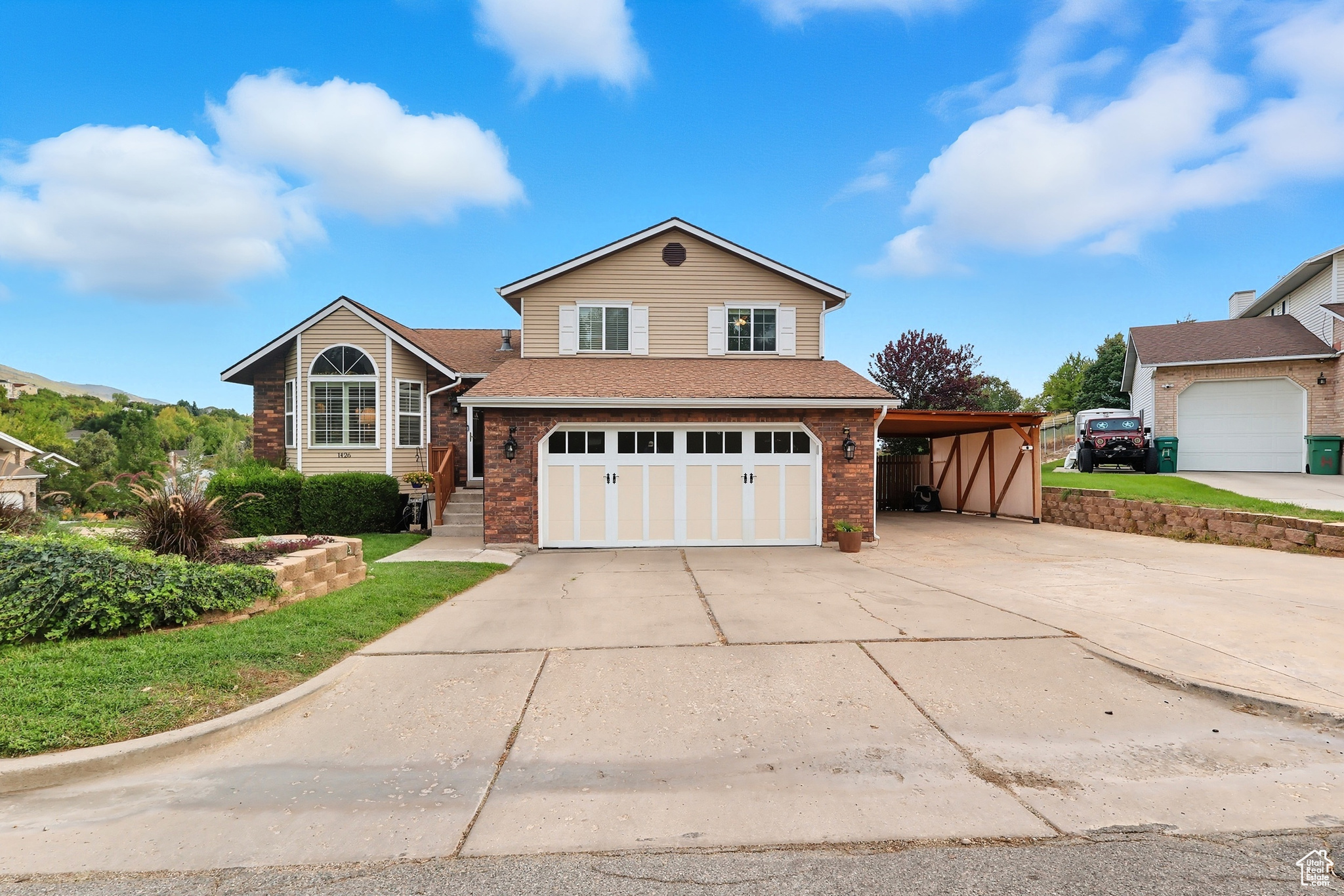 Beautifully updated home located in a quiet cul-de-sac with million-dollar views. Recently updated kitchen with custom soft close cabinets, backsplash, and granite countertops, newer stainless-steel appliances, new tile in kitchen and dining, real hardwood floors in the formal living room, refinished deck with Trex stairs, and vinyl railing, newer roof, HVAC system, and windows. Downstairs office/bedroom has new LVP, extra-large basement room has new carpet and paint, bathrooms have new vanities, Huge 52x18 RV pad, upgraded garage door with new opener, and much more.