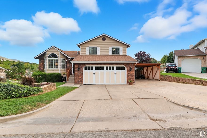 Beautifully updated home located in a quiet cul-de-sac with million-dollar views. Recently updated kitchen with custom soft close cabinets, backsplash, and granite countertops, newer stainless-steel appliances, new tile in kitchen and dining, real hardwood floors in the formal living room, refinished deck with Trex stairs, and vinyl railing, newer roof, HVAC system, and windows. Downstairs office/bedroom has new LVP, extra-large basement room has new carpet and paint, bathrooms have new vanities, Huge 52x18 RV pad, upgraded garage door with new opener, and much more.