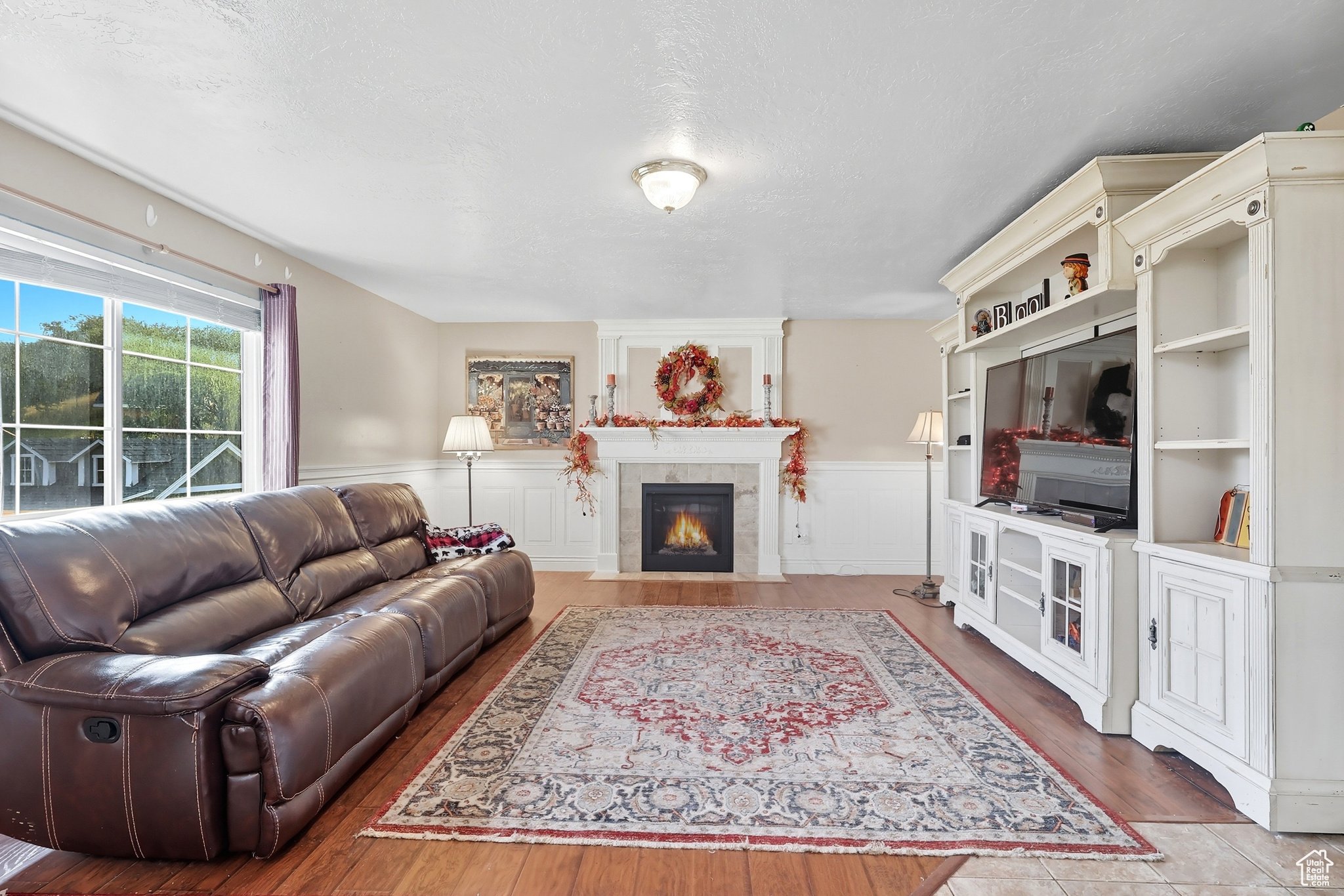 COUNTRY HOLLOW - Residential