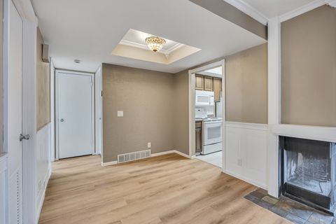 Tiny photo for 6904 S COUNTRYWOODS CIR #27D, Cottonwood Heights, UT 84047 (MLS # 2139112)