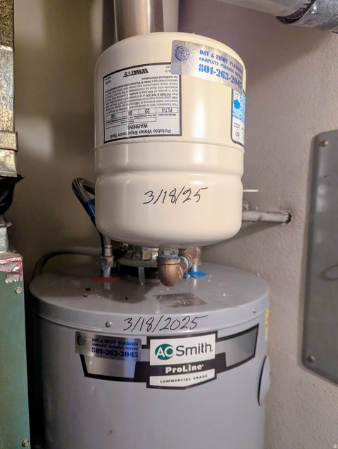 Tiny photo for 6904 S COUNTRYWOODS CIR #27D, Cottonwood Heights, UT 84047 (MLS # 2139112)