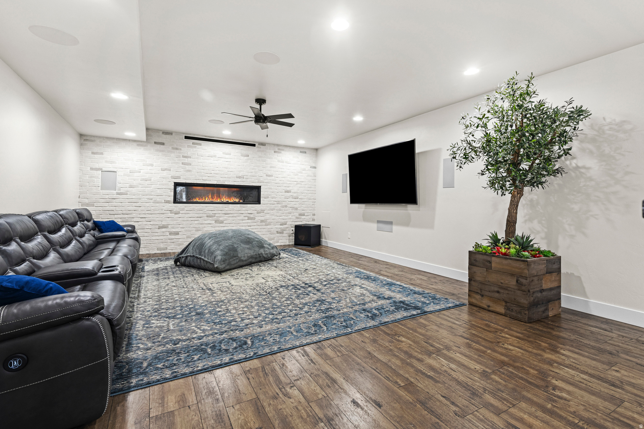 LOOKOUT RIDGE - Residential