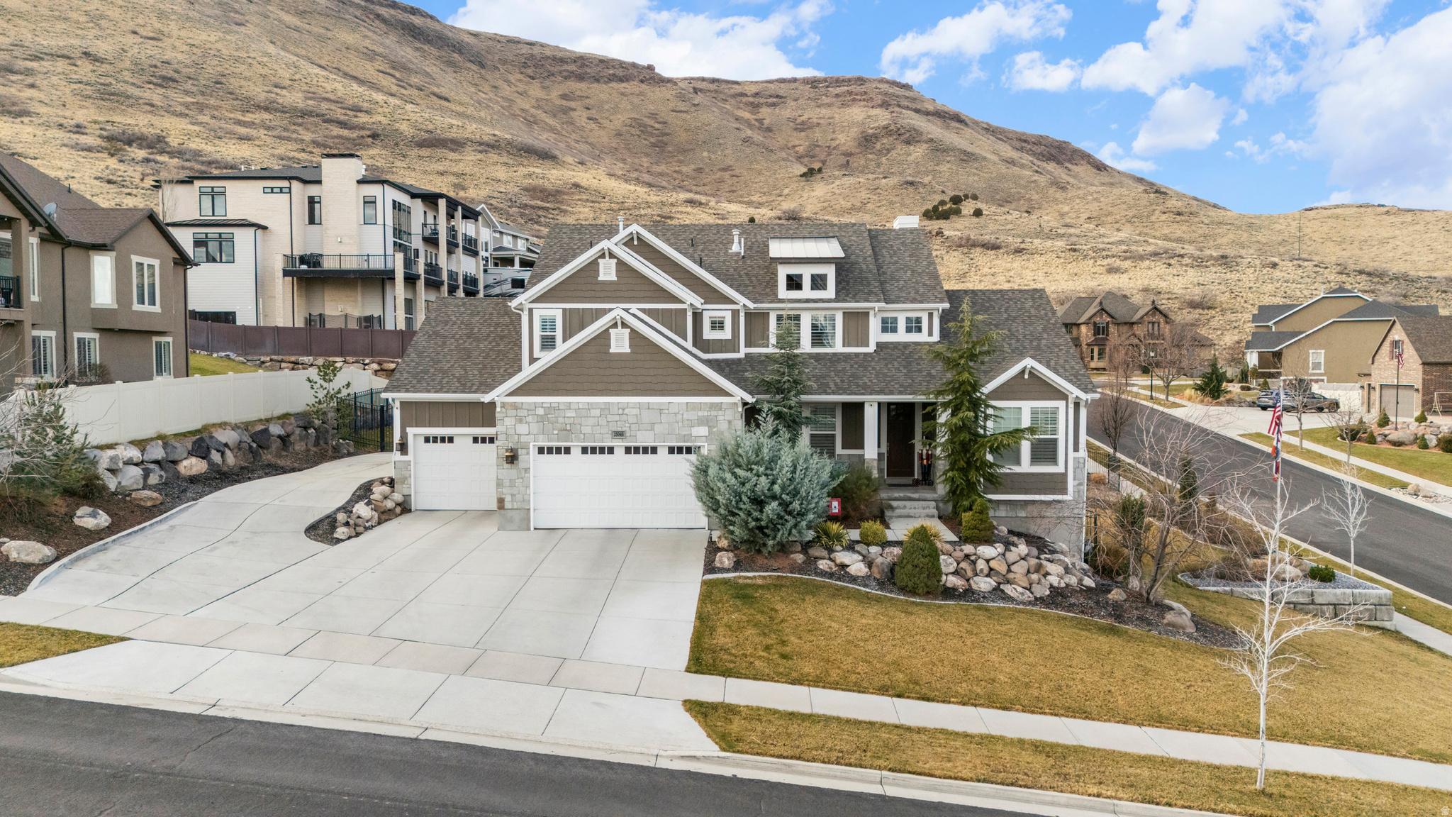 LOOKOUT RIDGE - Residential