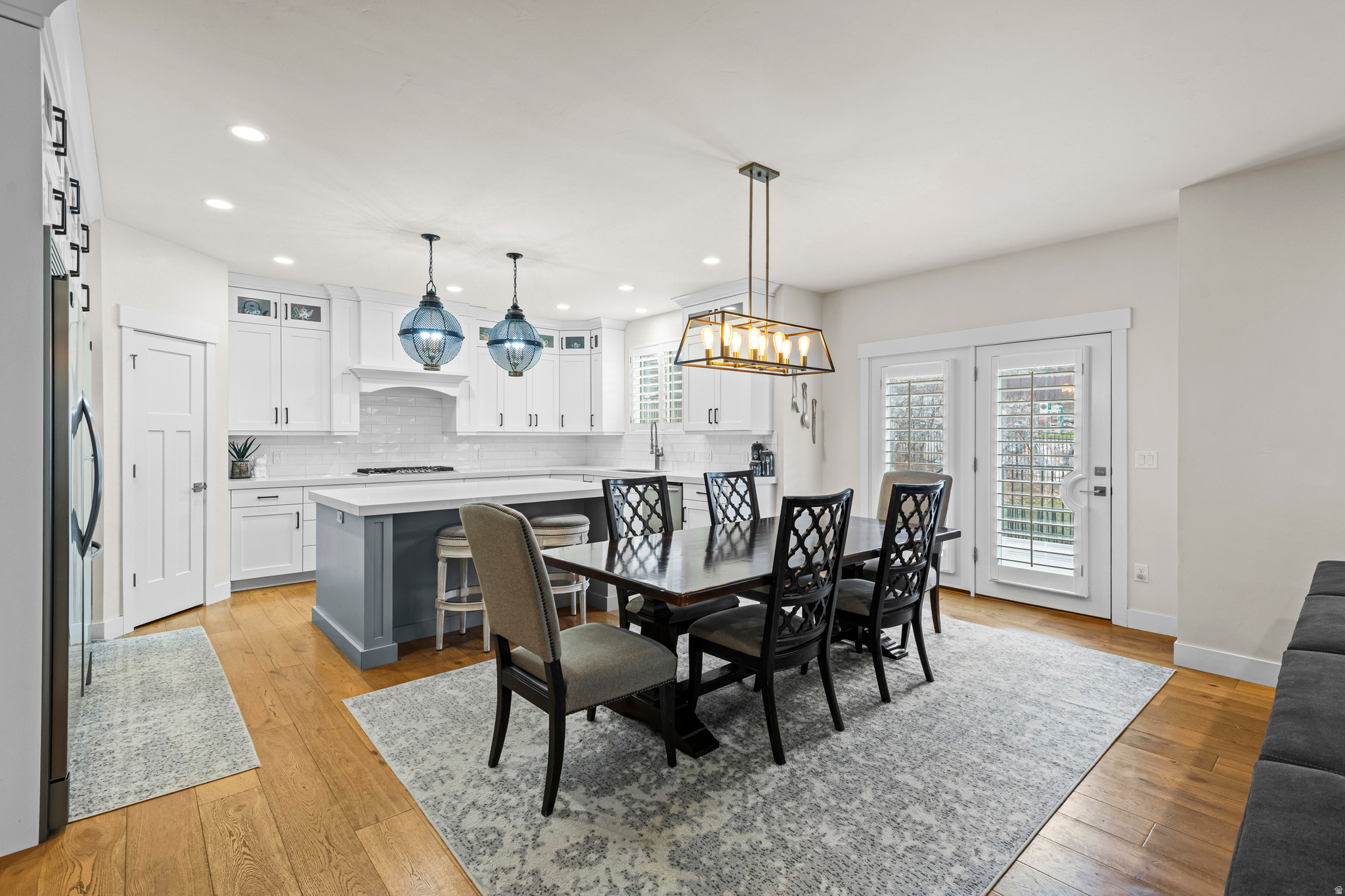 LOOKOUT RIDGE - Residential