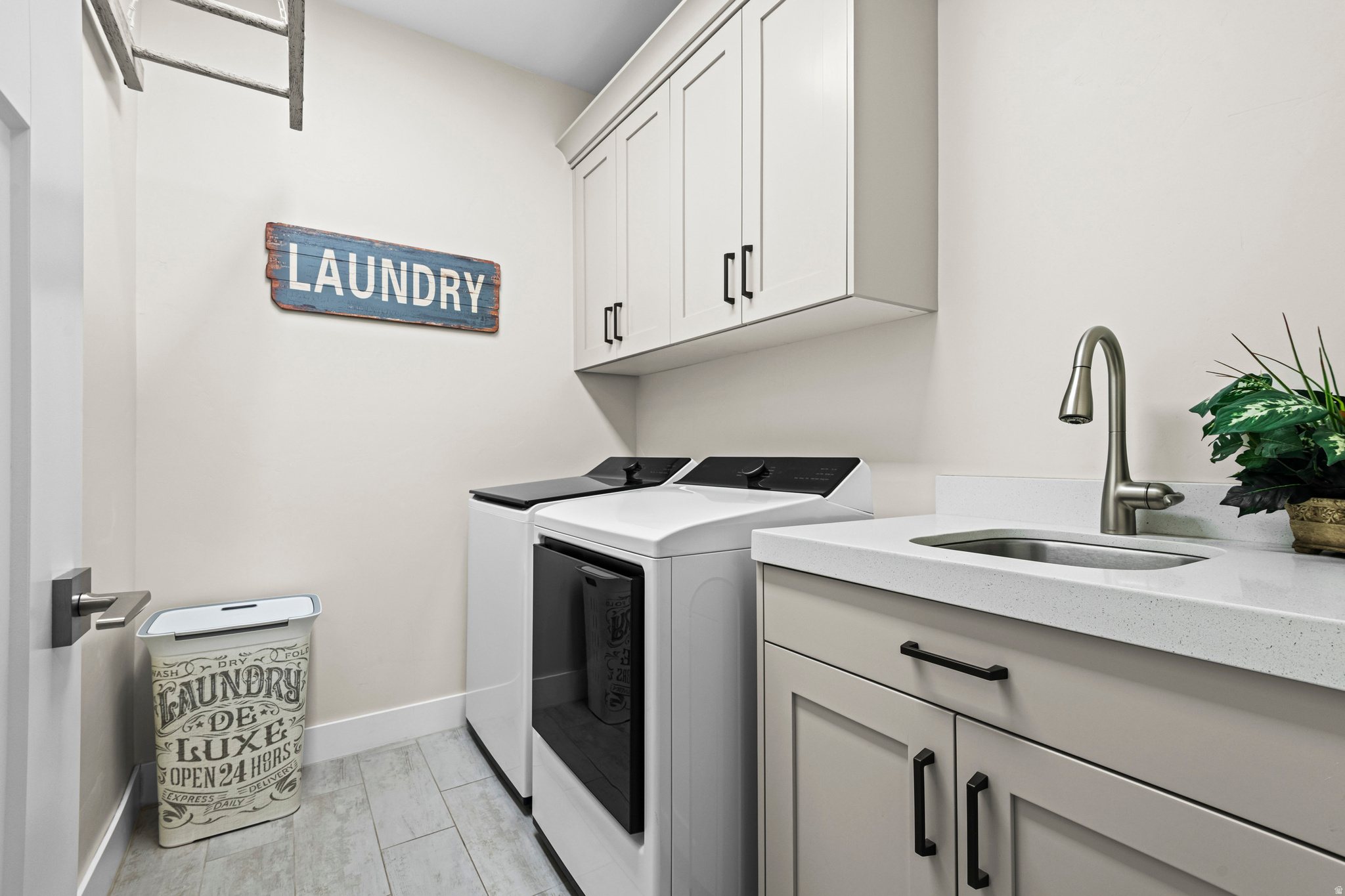 LOOKOUT RIDGE - Residential