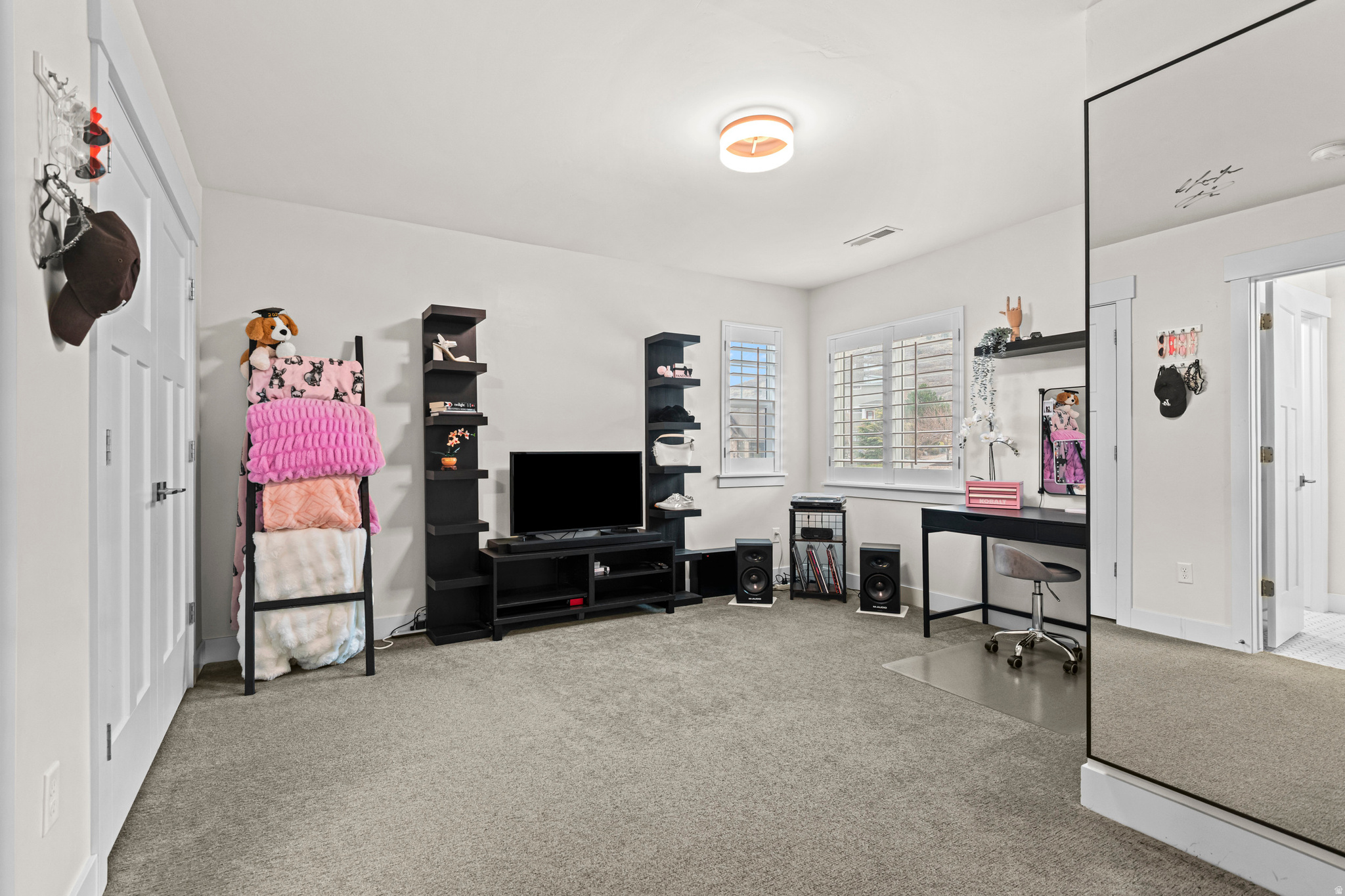 LOOKOUT RIDGE - Residential