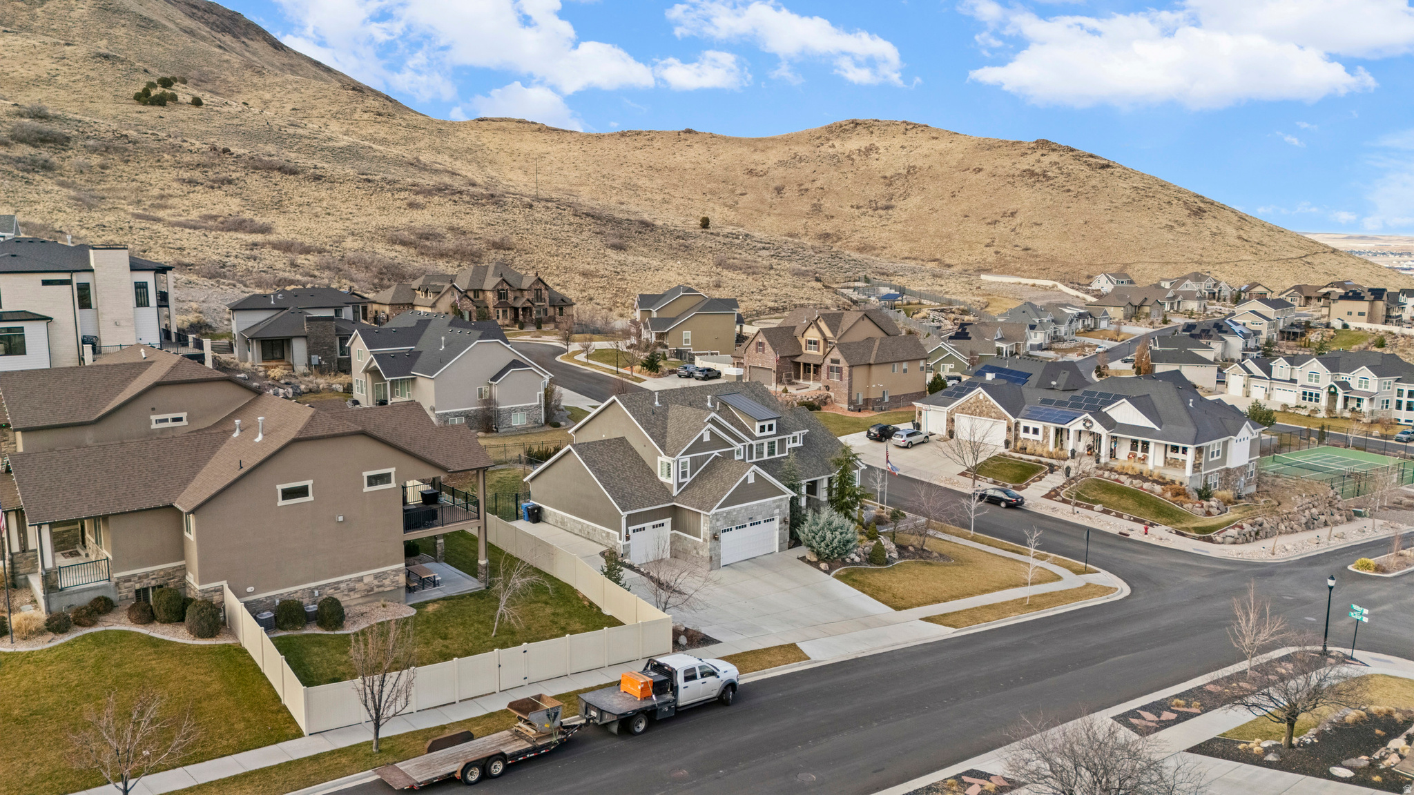 LOOKOUT RIDGE - Residential
