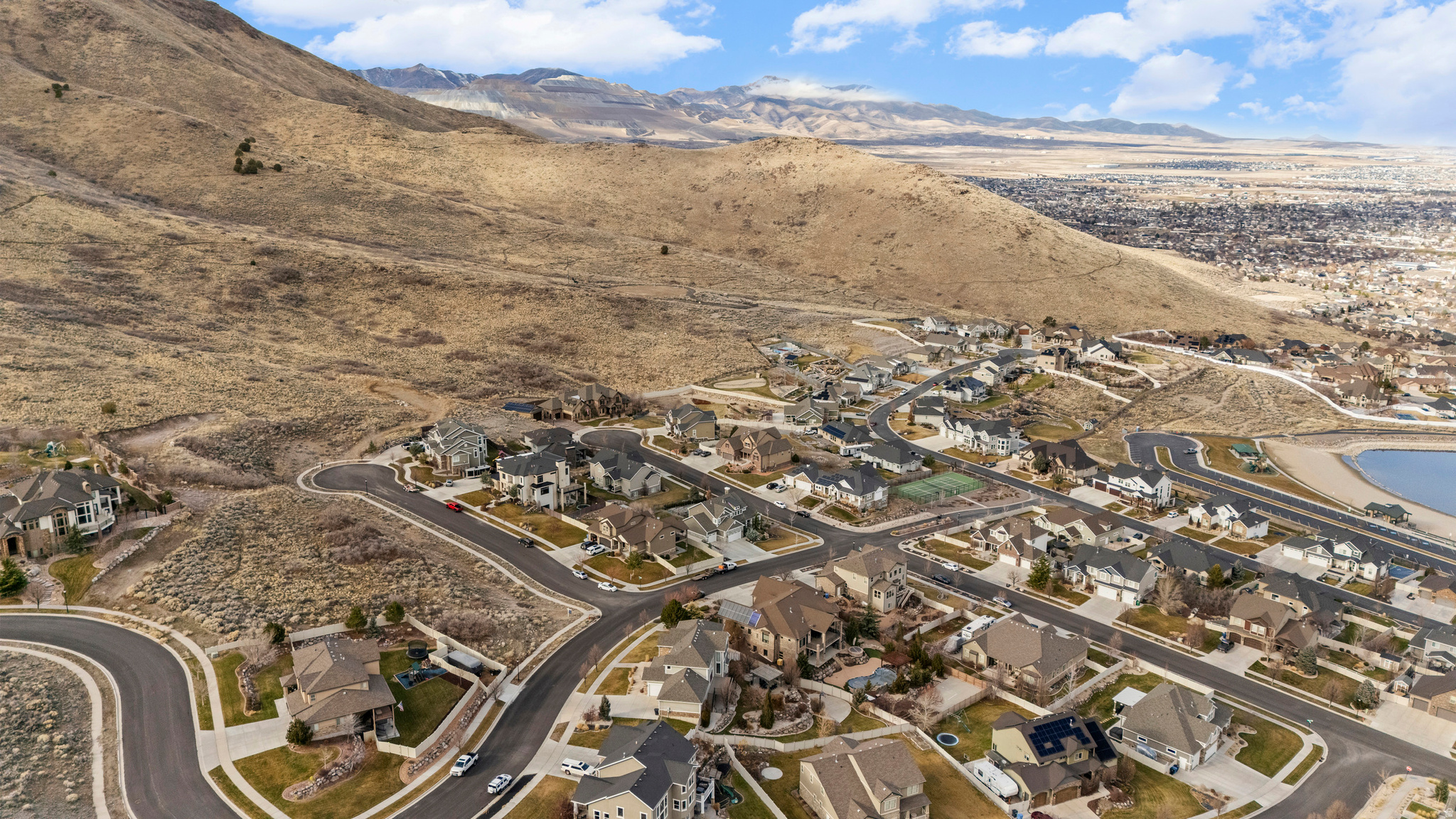 LOOKOUT RIDGE - Residential