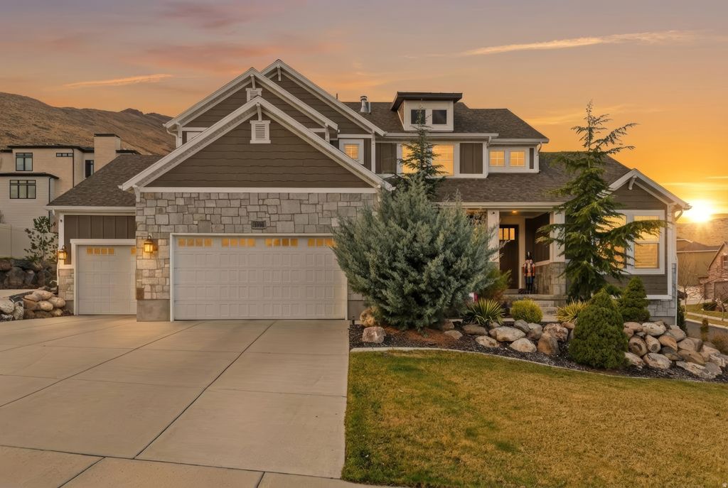 Photo of 15046 S BUGLE RIDGE DR W, Herriman, UT 84096 (MLS # 2127776)