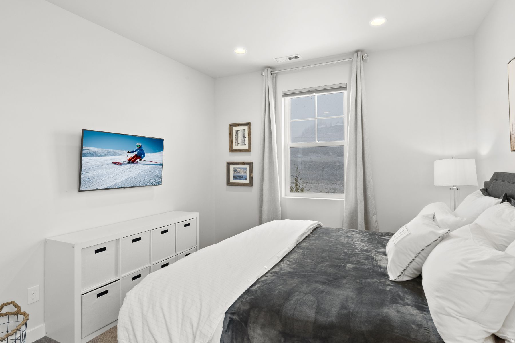 DEER SPRINGS - Residential Lease