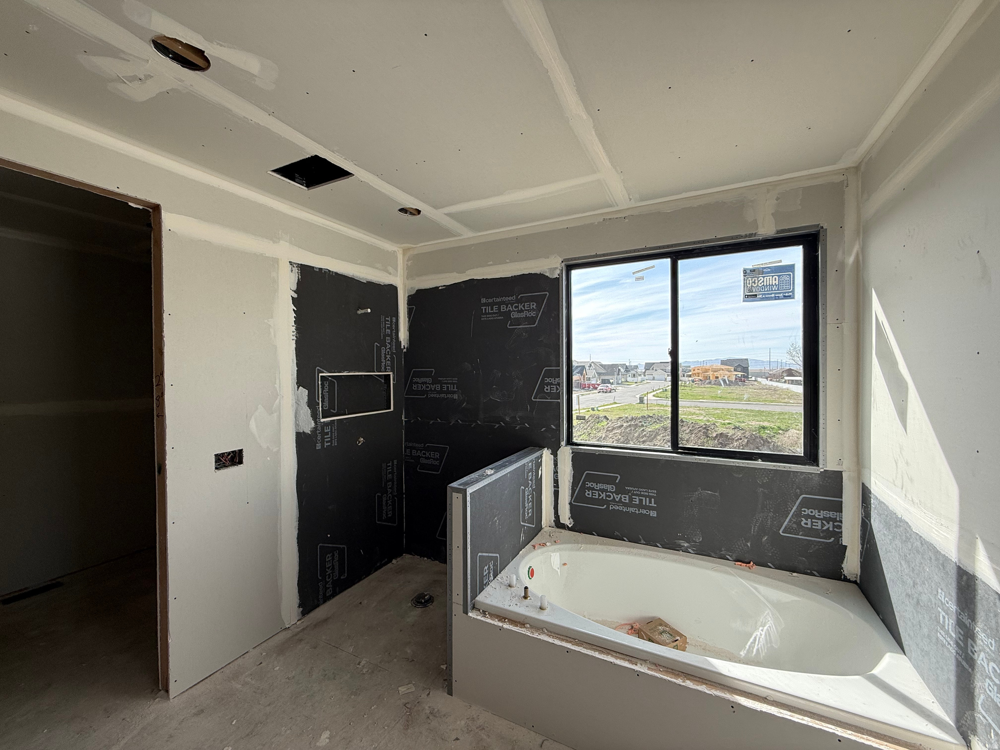 SUMMERHILL LANE - Residential