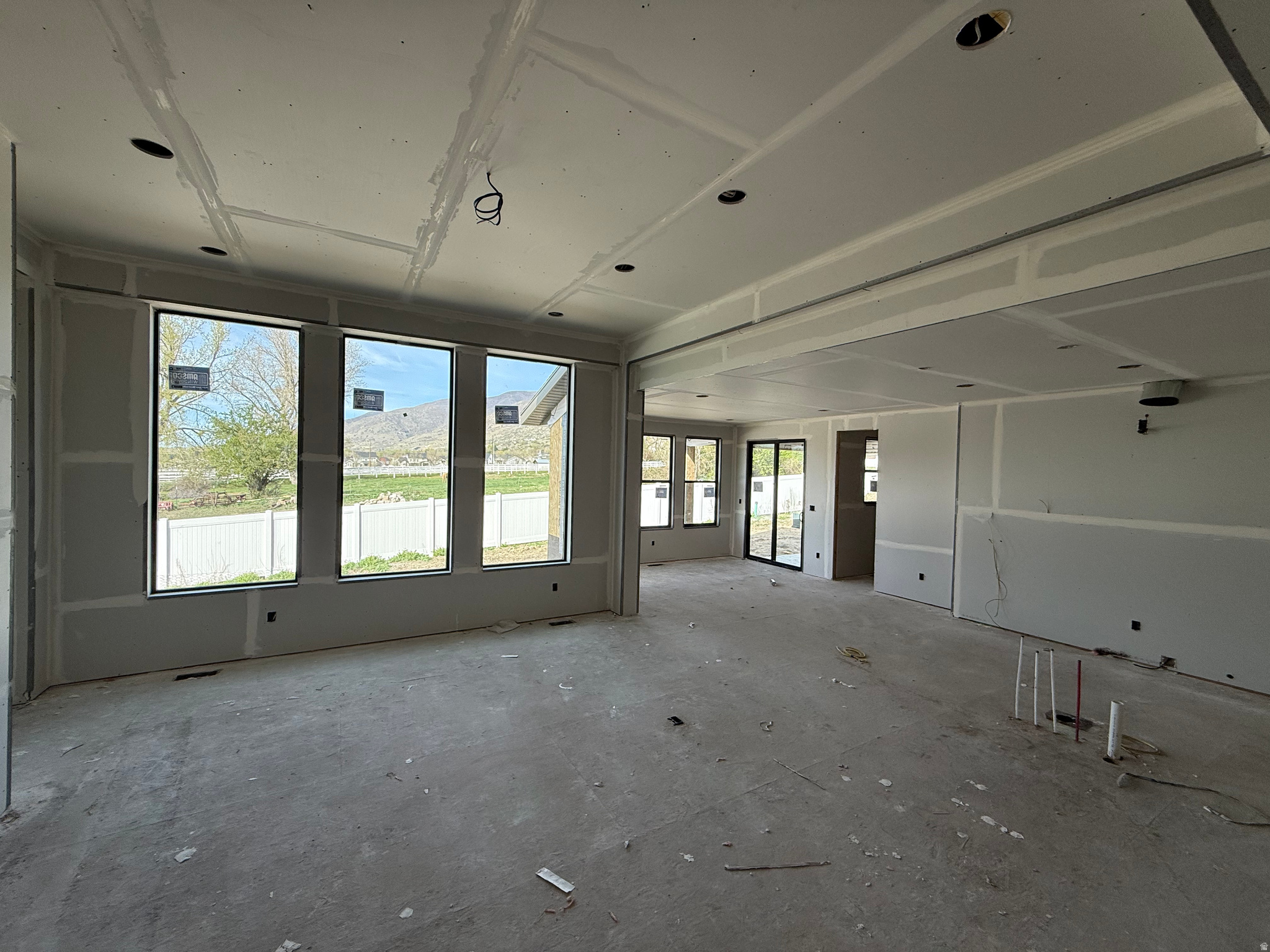 SUMMERHILL LANE - Residential