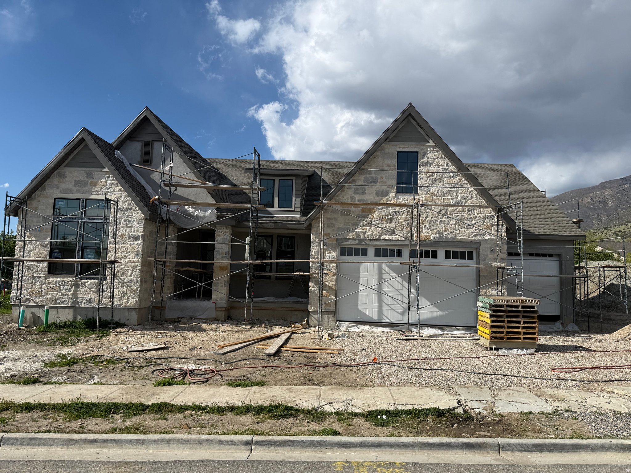 SUMMERHILL LANE - Residential