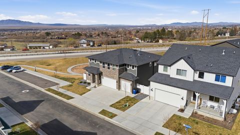 Tiny photo for 1285 E GRANTHAM WAY, Kaysville, UT 84037 (MLS # 2141811)