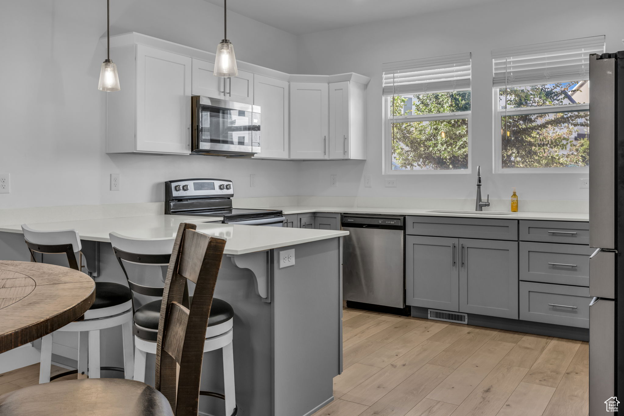 MOUNTAIN RIDGE - Residential