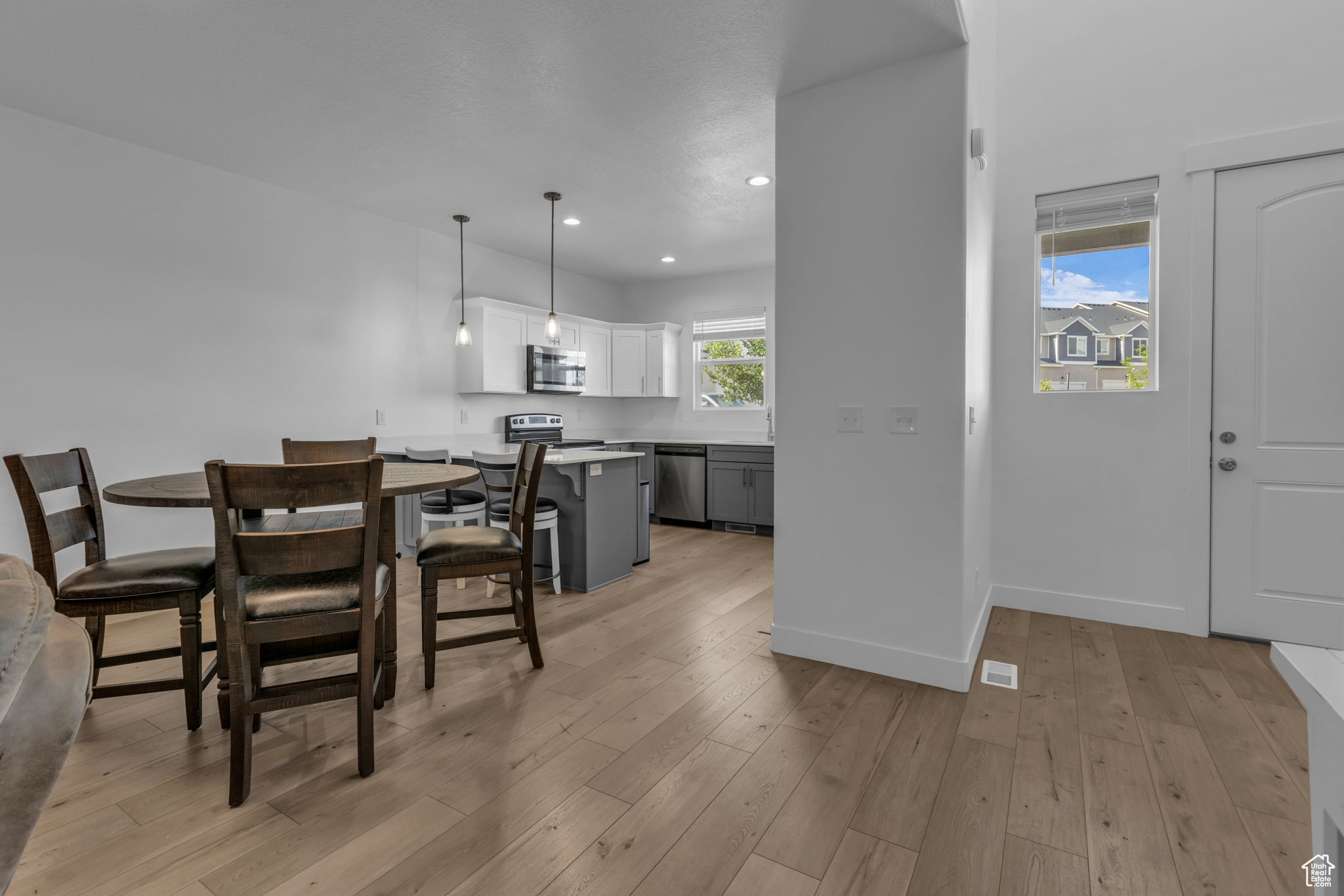 MOUNTAIN RIDGE - Residential