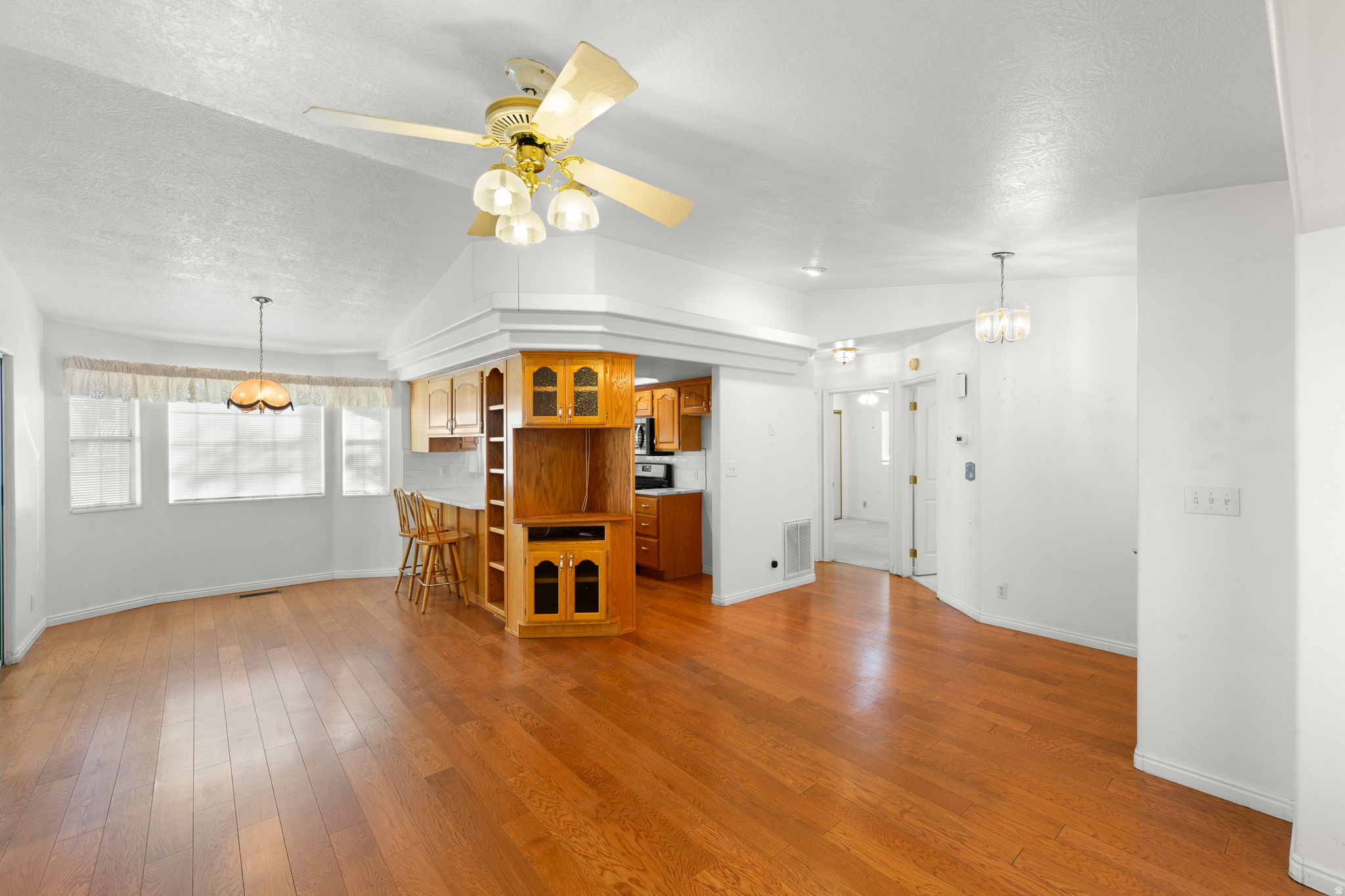 KINGS ROW EST - Residential